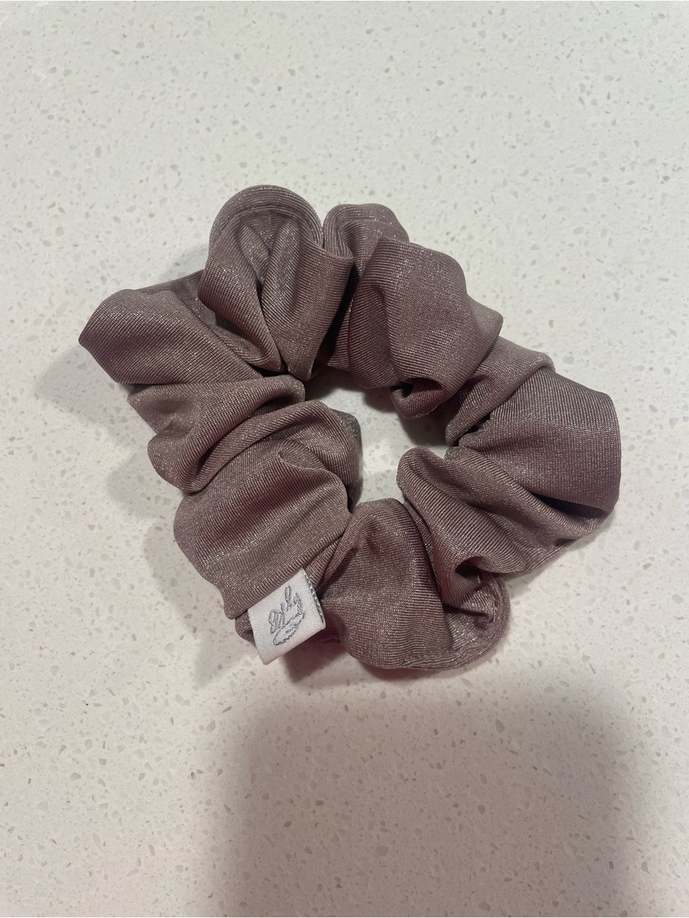 Dewedit scrunchie in “Bubbly”